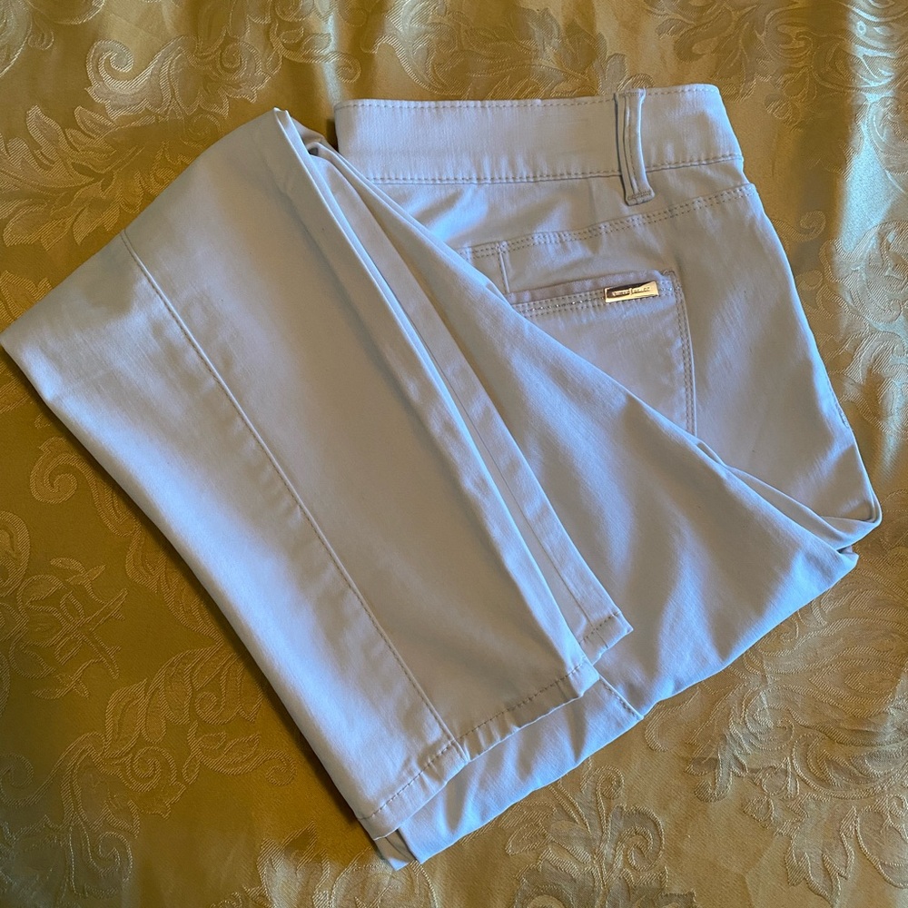 White House Black Market Light Off White Skinny Jeans